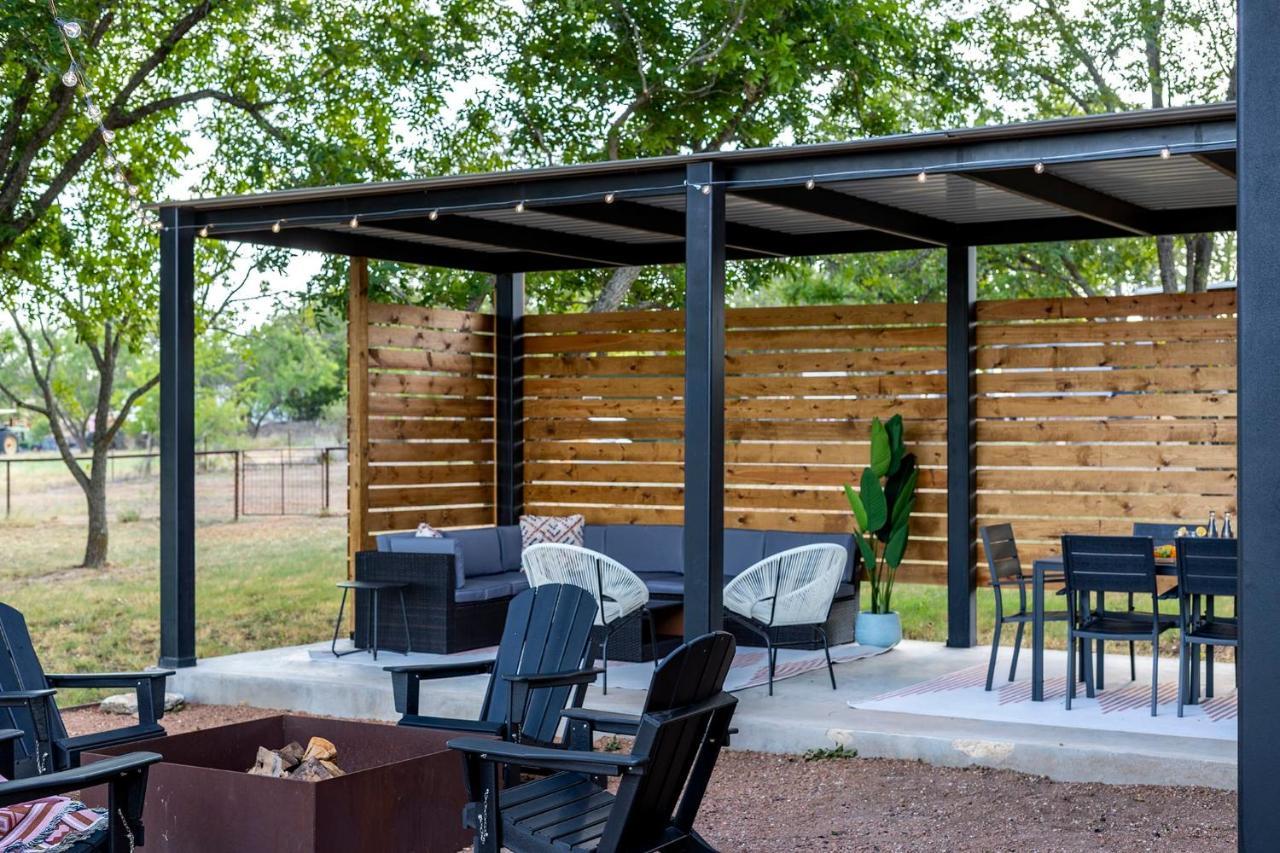 הוילה פרדריקסברג Container Haus Pet Friendly With Cowboy Pool מראה חיצוני תמונה