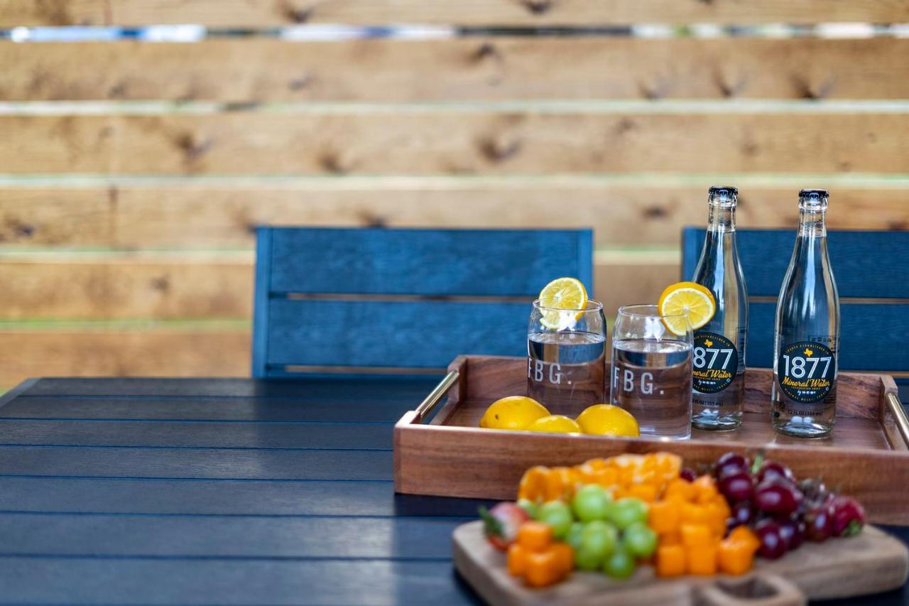 הוילה פרדריקסברג Container Haus Pet Friendly With Cowboy Pool מראה חיצוני תמונה